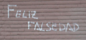 Feliz falsedad